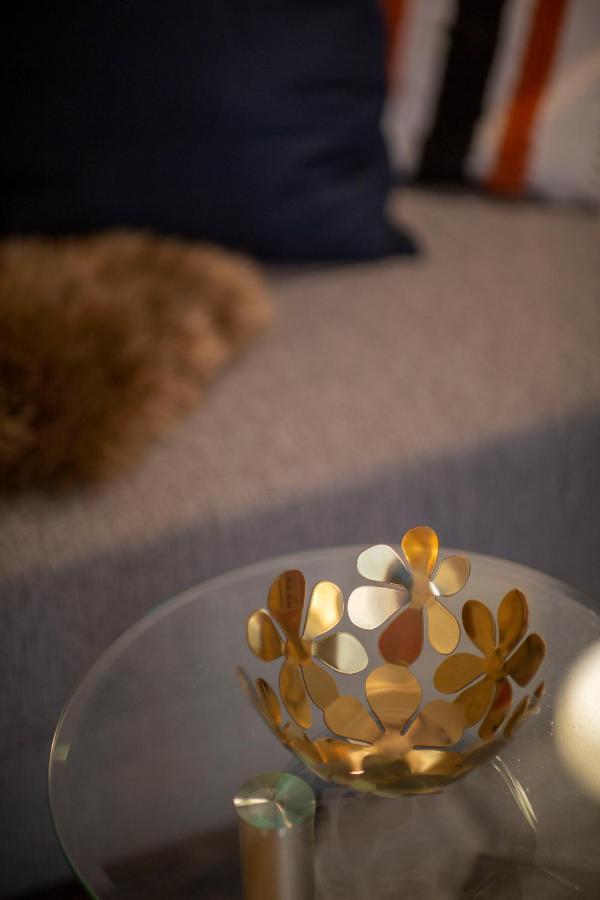 Spacious & Cozy Downtown Apartment With Balcony ブダペスト エクステリア 写真