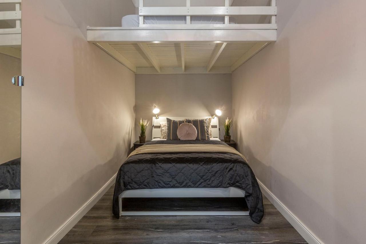 Spacious & Cozy Downtown Apartment With Balcony ブダペスト エクステリア 写真