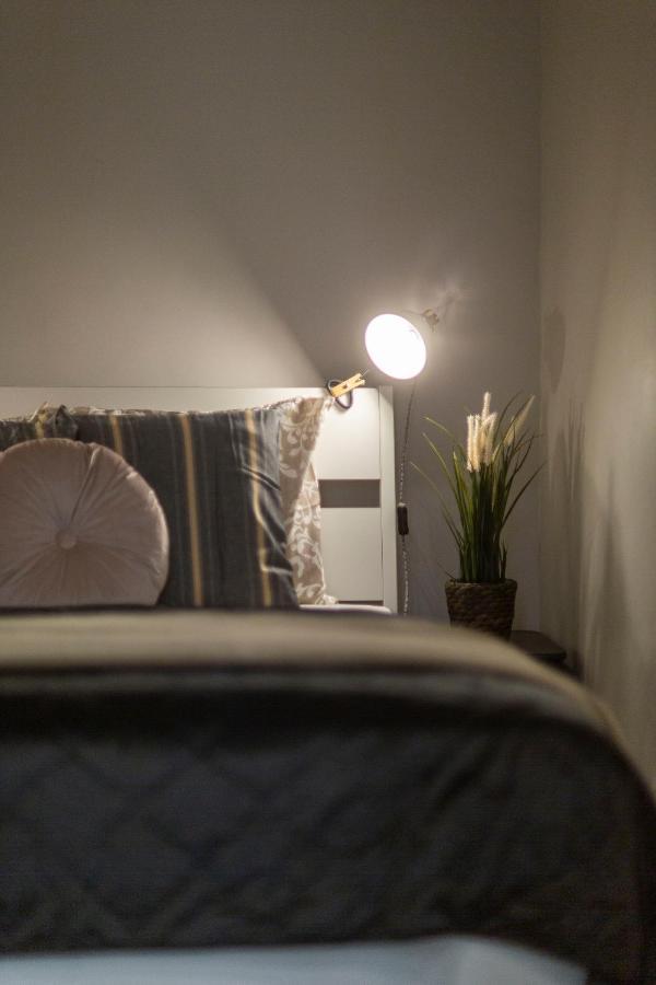 Spacious & Cozy Downtown Apartment With Balcony ブダペスト エクステリア 写真